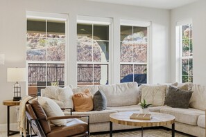 Smart TV, video games, table football - Game loft, Nerf Wars, Resort Pool, Lazy River & Waterslide • Near Zion (Washington)