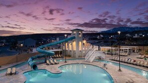 Outdoor pool, a heated pool - Game loft, Nerf Wars, Resort Pool, Lazy River & Waterslide • Near Zion (Washington)
