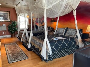 Deluxe Double Room, Mountain View | Iron/ironing board, free wired internet - Mountain Quest Inn (Marlinton)