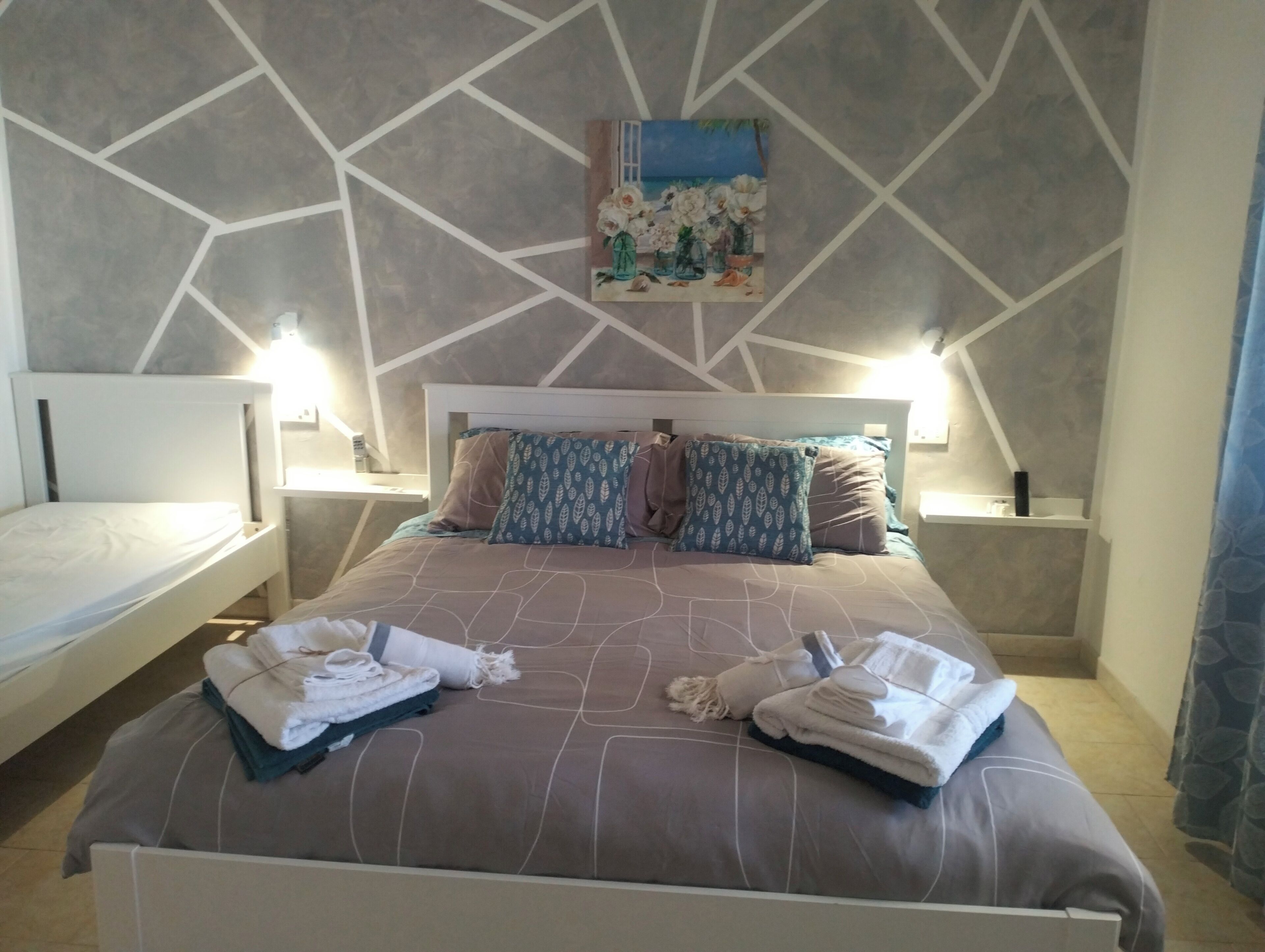 2 bedrooms, iron/ironing board, WiFi, bed sheets