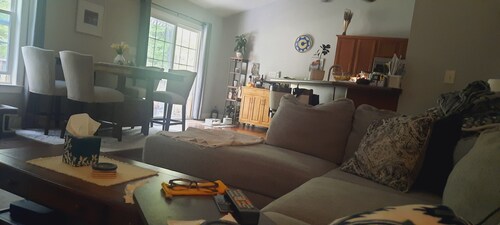 Cozy 1-bedroom & bathroom in shared residence in coastal Beaufort, NC.