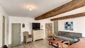 Living area - "Roches Douvres": Apartment in old Paimpol (Paimpol)