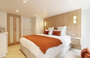 Room - A TIMELESS PARISIAN ELEGANCE, WITH HAMMAM & JACUZZI AT RUE DES DÉCHARGEUR (Paris)