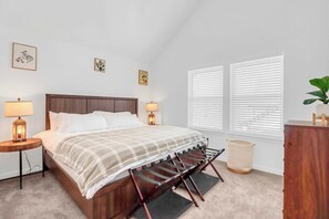 House, Multiple Beds, Patio, Garden View (Cowboy Casa) - Cowboy Casa Near Downtown (New Braunfels)