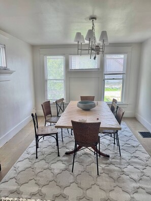 Dining - Renting Erie Property- 4 bedroom, laundry, dishwasher, dining room, living room, 1 bathroom (Erie)