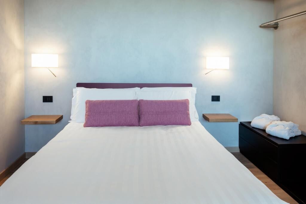 Standaard appartement, balkon, uitzicht op zwembad