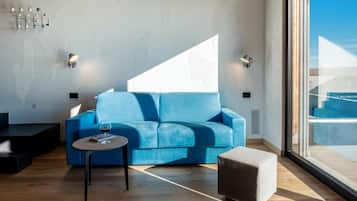 Apartment, Balcony, Pool View | Living area