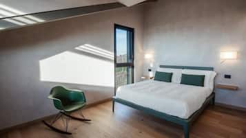 Minibar, in-room safe, free WiFi, wheelchair access