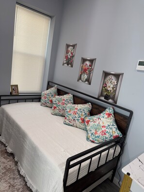 1 bedroom, iron/ironing board, WiFi