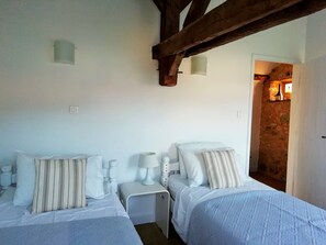 3 Schlafzimmer, Bügeleisen/Bügelbrett, WLAN, Bettwäsche