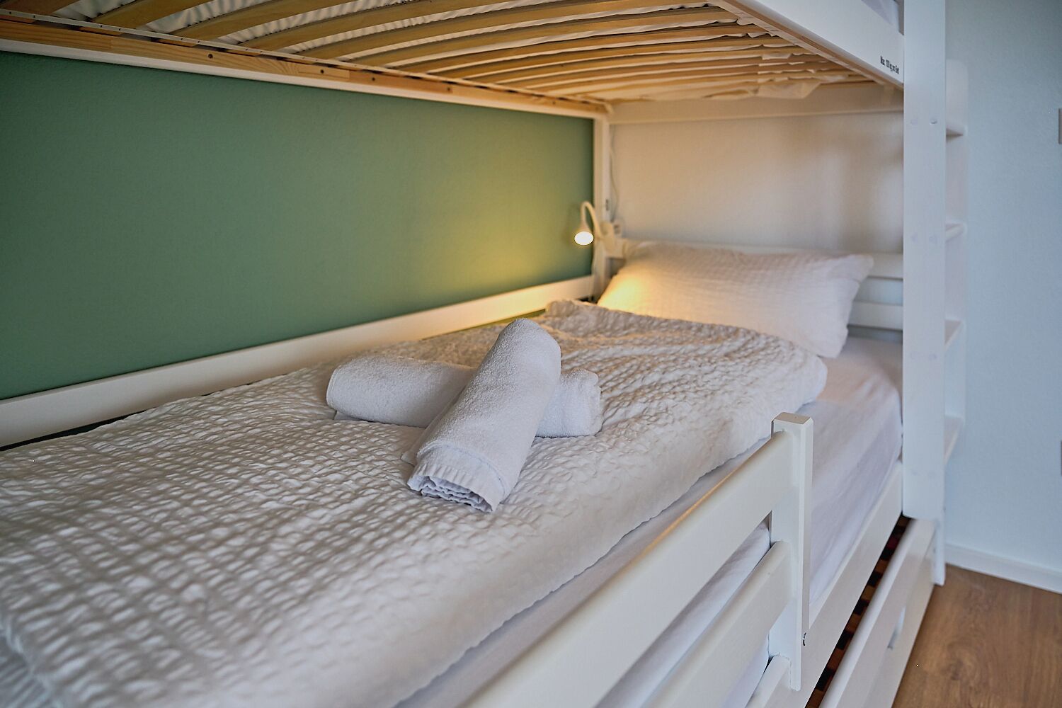 4 bedrooms, WiFi, bed sheets