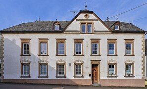 Exterior - Spacious 4-bedroom apartment near the Moselle (Trittenheim)