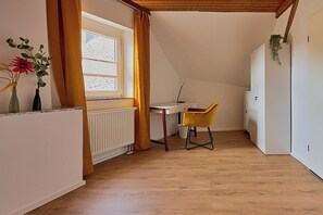 Interior - Spacious 4-bedroom apartment near the Moselle (Trittenheim)