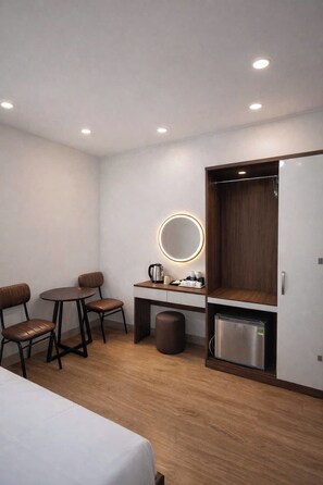 Basic Double Room - Dreamora Centre Hotel (Ba Dinh)