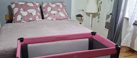 1 bedroom, iron/ironing board, travel cot, WiFi
