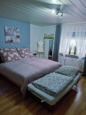 Room - Vrbo Property (Langweiler)