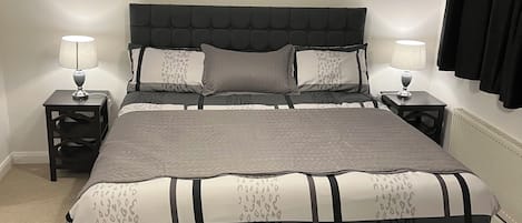 2 bedrooms, iron/ironing board, Internet, bed sheets