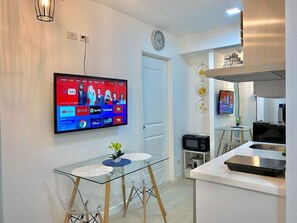 Dining - The Cozy-Corner Staycation Azure Residences (Parañaque)