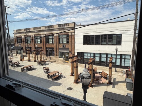 Boutique Downtown Loft on the NODE, Walk Everywhere, 20 Min Drive to Notre Dame