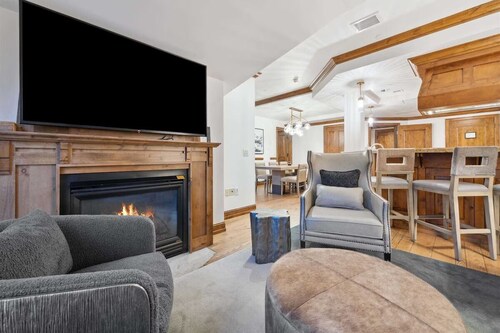 3 Bedroom 3 Full Bathroom Luxury Residence in Aspen CO.