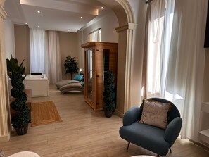 Deluxe Double Room, Balcony, City View | Interior - Centrale Suites  (Brindisi)