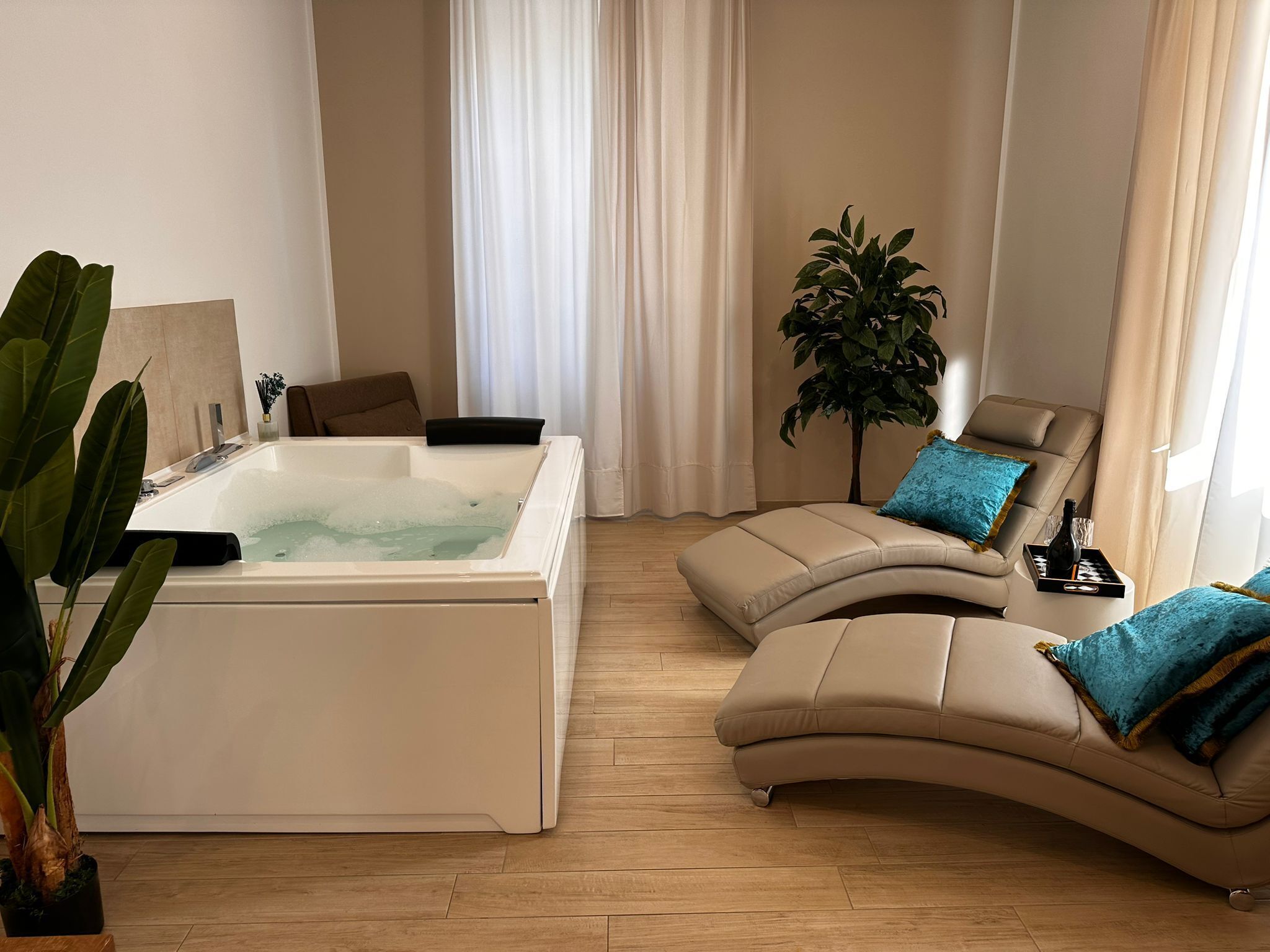 Deluxe tweepersoonskamer, balkon, uitzicht op stad | Interieur