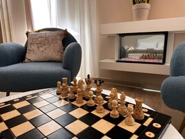 Deluxe Double Room, Balcony, City View | Interior