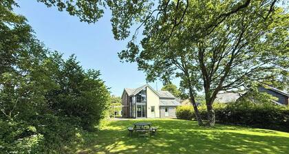 Hen Stablau Spacious Modern Family Retreat in North Wales Sleeps 8