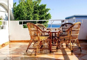 Outdoor dining - Golden Europe Hotel (Dahab)
