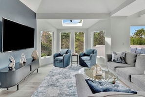 Smart TV, fireplace, offices - Modern Sunlit Coastal Retreat (Cambria)