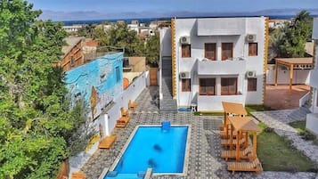 Apartment, Balcony, Pool View | Kolam renang | Kolam renang terbuka
