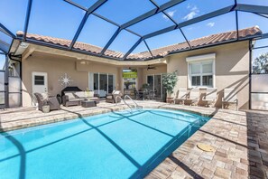 A heated pool - Spacious 4-bedroom Pool Home in Naples Florida (Naples)