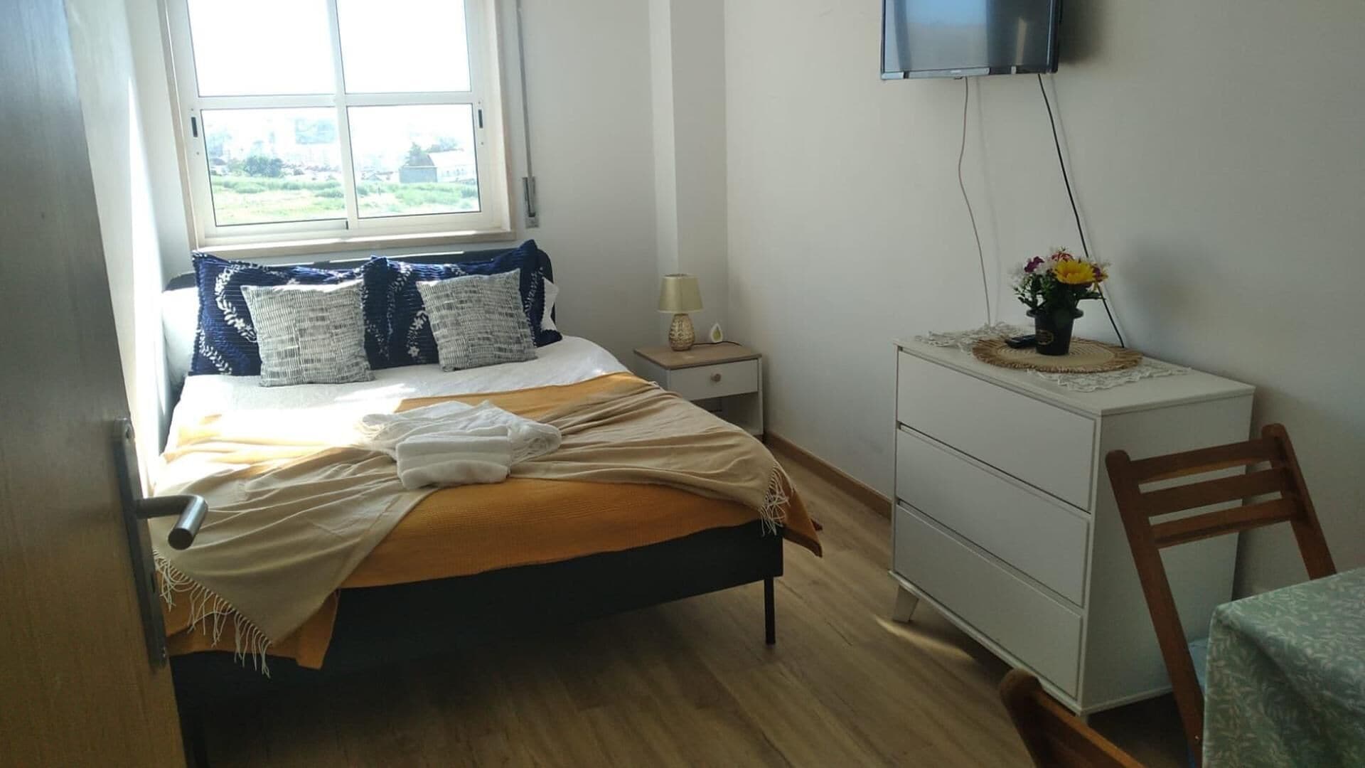 4 chambres, fer et planche à repasser, Wi-Fi gratuit, draps fournis