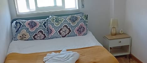 4 bedrooms, iron/ironing board, free WiFi, bed sheets