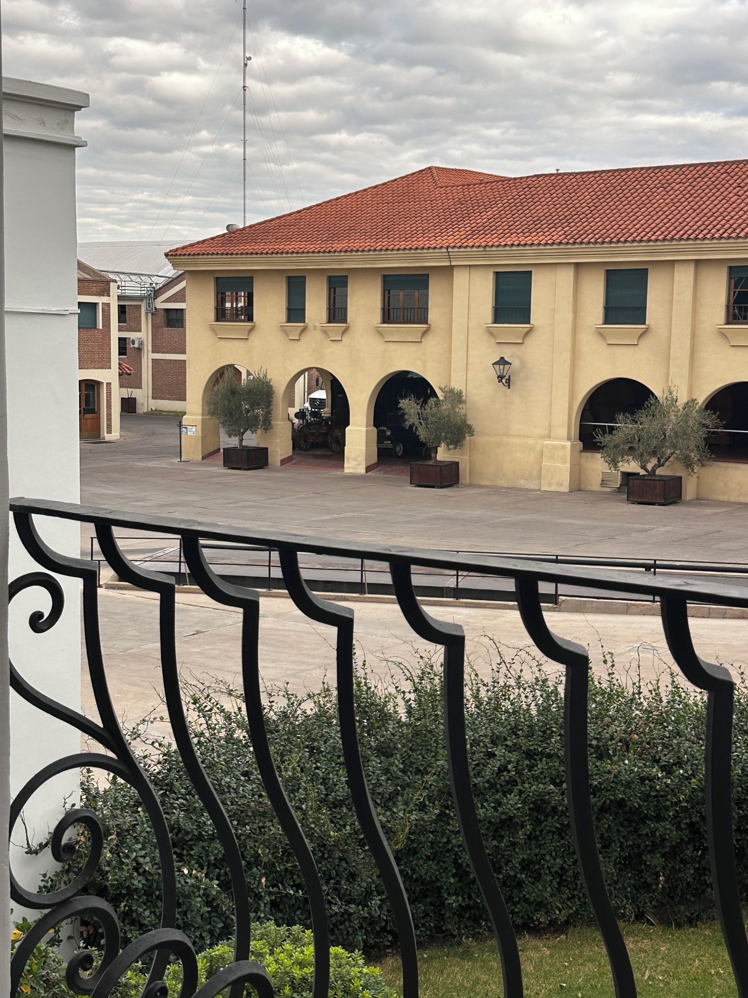 Deluxe Studio, Courtyard View | Property grounds