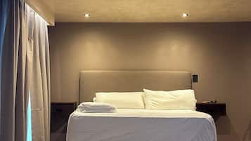 Deluxe Studio, Courtyard View