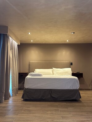 Deluxe Studio, Courtyard View - Chateau Montchenot Hotel de Cielo  (Mendoza)