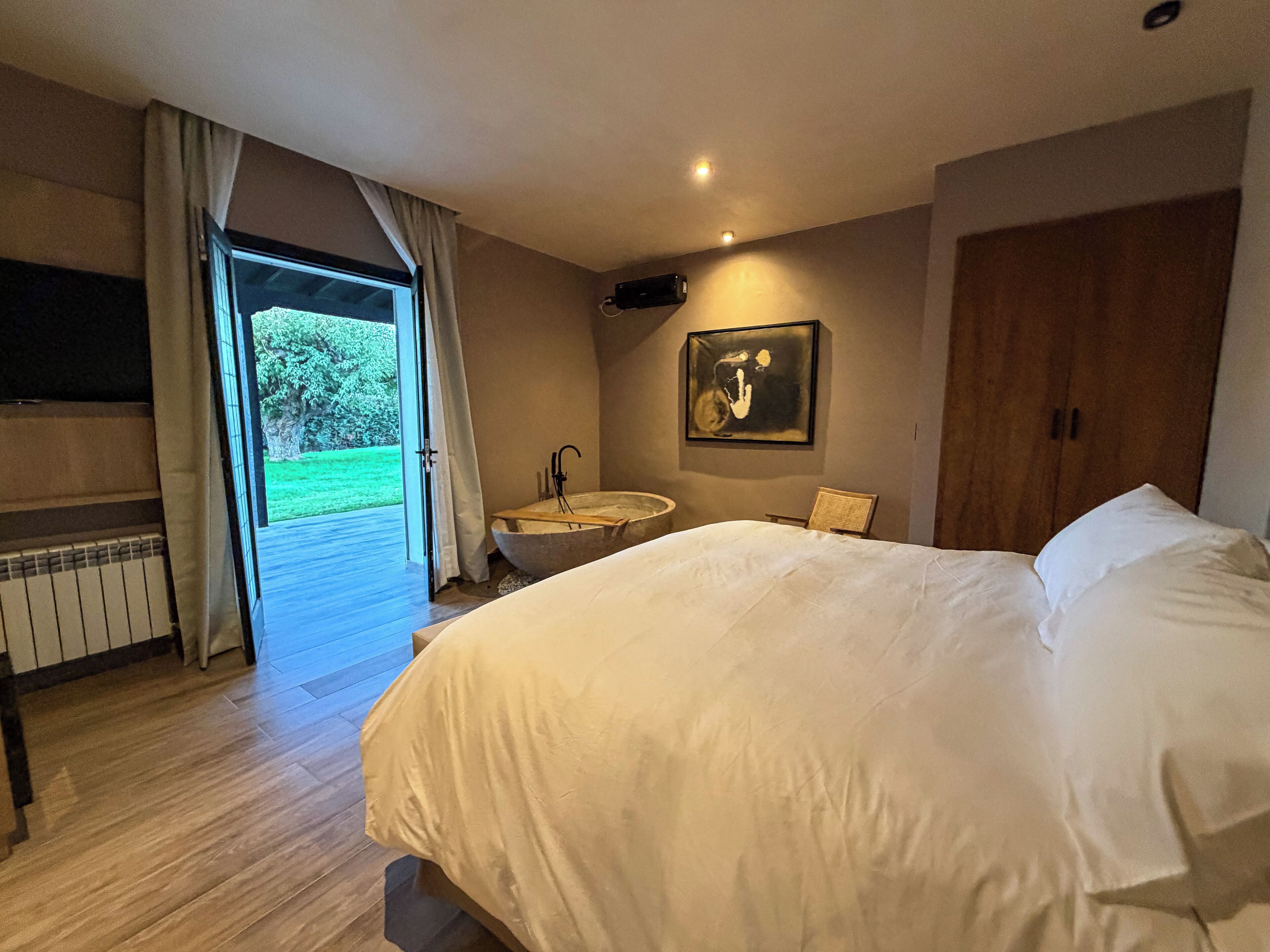 Comfort Double Room, Courtyard View | In-room safe, free WiFi