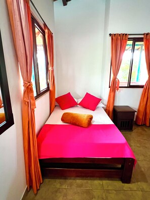 9 bedrooms, bed sheets - Spacious 9-bedroom apartment in brilliant Pueblo Tapao close at Parque del Cafe (Pueblo Tapao)