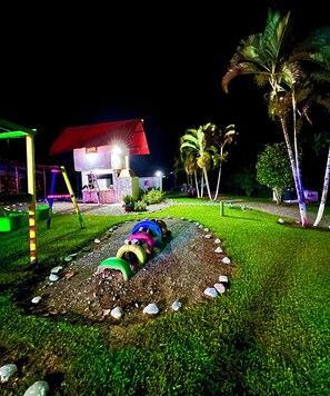 Children’s area - Spacious 9-bedroom apartment in brilliant Pueblo Tapao close at Parque del Cafe (Pueblo Tapao)