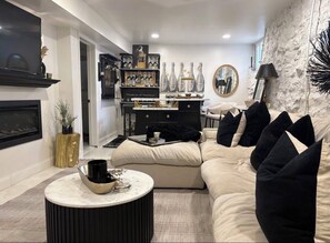 Living area - Elegant historic 6 BR home in key World Cup Location! (Kansas City)