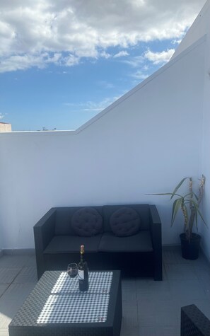 Terrace/patio - Penthouse in Vecindario, Gran Canaria beach, airport 10 min, long term available (Vecindario)