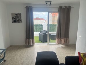 Interior - Penthouse in Vecindario, Gran Canaria beach, airport 10 min, long term available (Vecindario)
