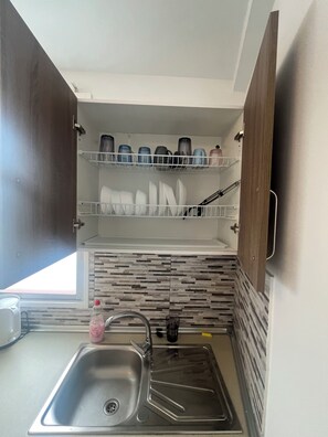 Fridge, microwave, stovetop, electric kettle - Penthouse in Vecindario, Gran Canaria beach, airport 10 min, long term available (Vecindario)