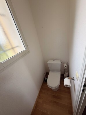 Shower, towels - Villa with pool & putting green - Saint-Raphaël - peaceful setting (Saint-Raphaël)