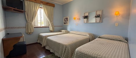 Comfort Quadruple Room | Desk, laptop workspace, free WiFi