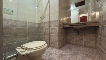 Comfort Triple Room | Bathroom