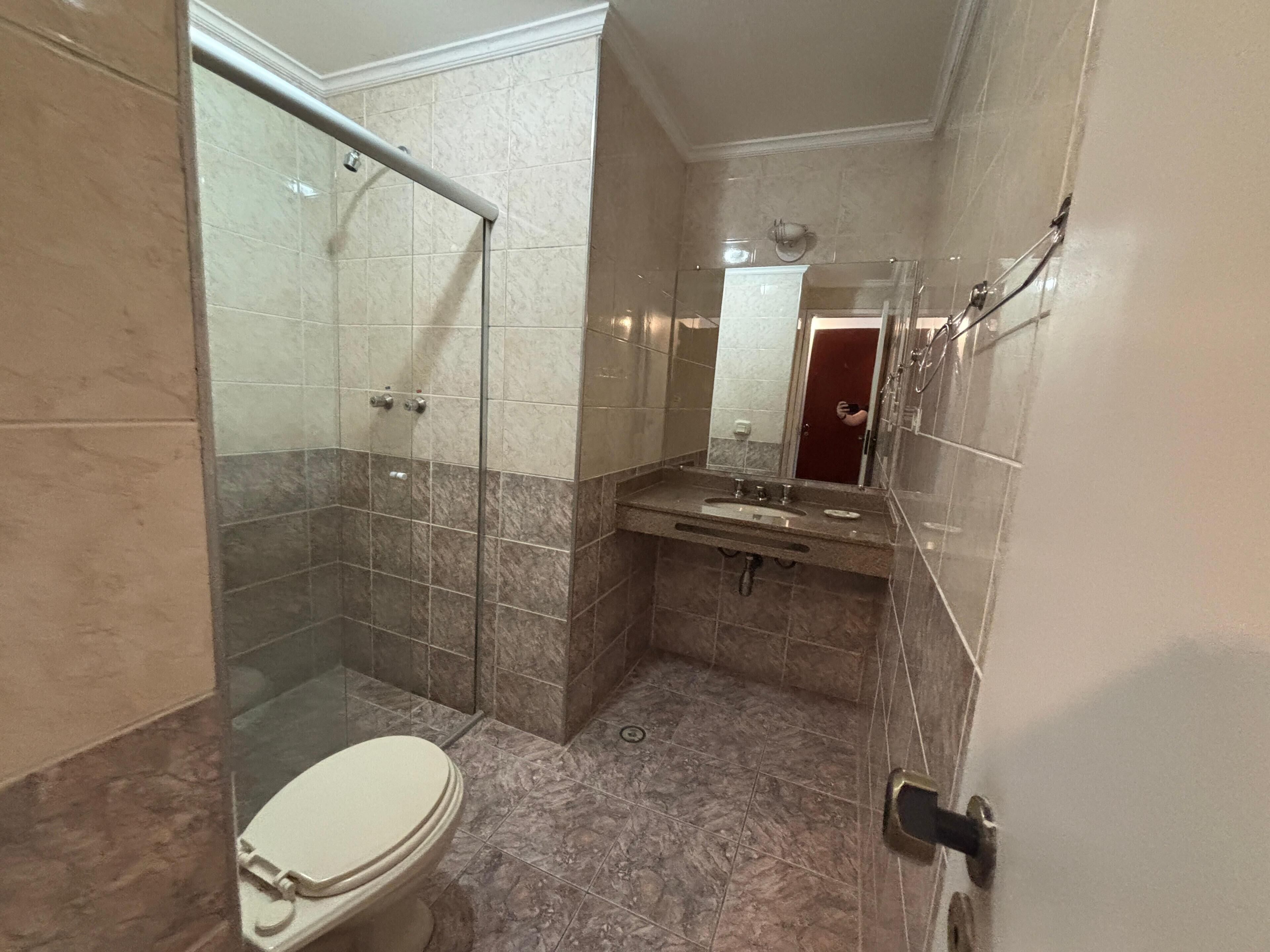 Quarto quádruplo conforto | Banheiro