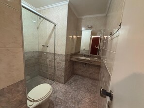 Chambre Quadruple Confort | Salle de bain