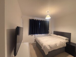 3 bedrooms, iron/ironing board, free WiFi, bed sheets - Gorgeous 3-bedroom house in welcoming Peterborough neighborhood (Peterborough)